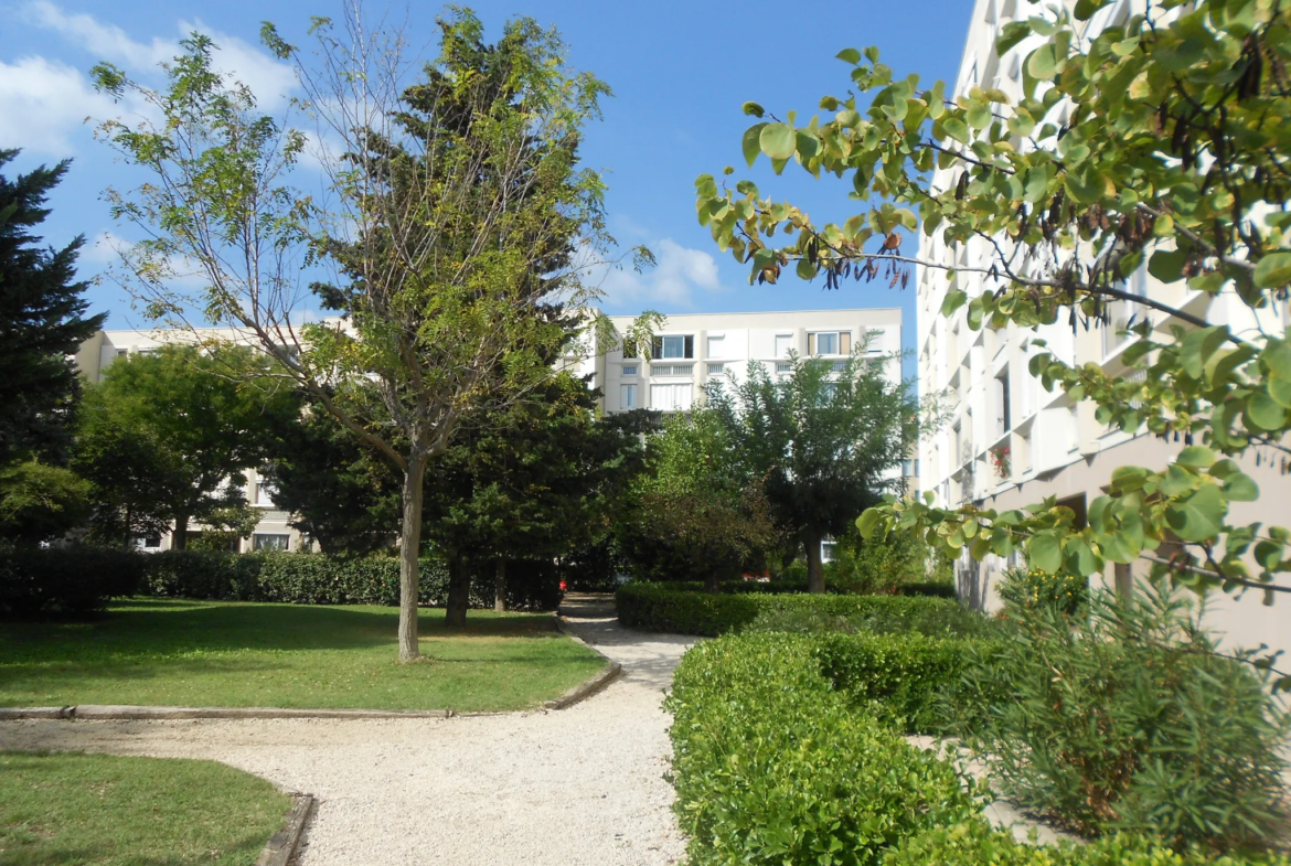 À vendre : Appartement 5 pièces à Marignane dans la résidence Les Pervenches 