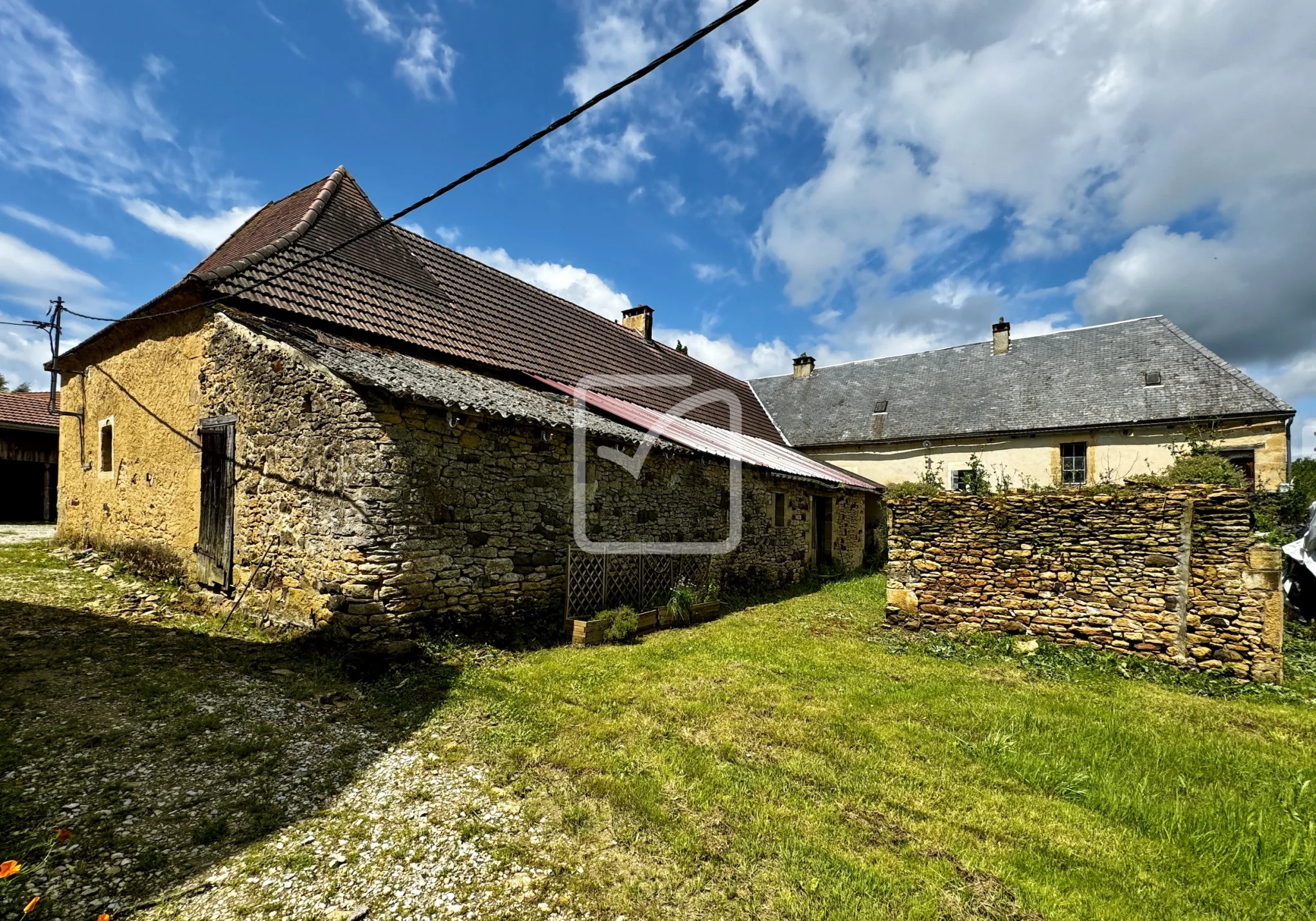 Ensemble immobilier de caractère à Sarlat - 600 m² sur 16 hectares 