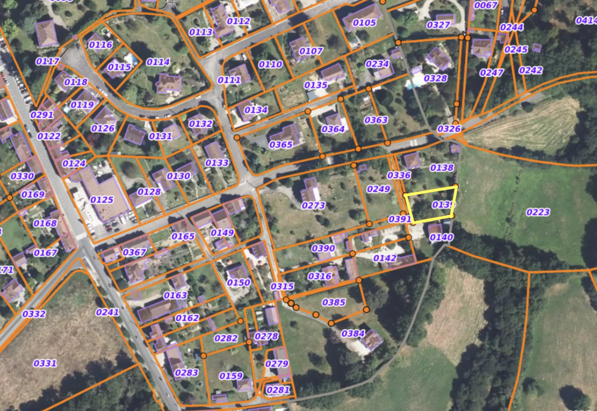 Terrain à bâtir de 638 m² à Argentat-sur-Dordogne 