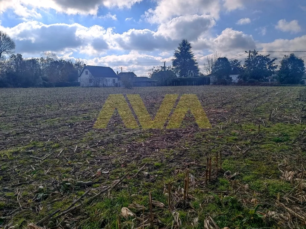 Terrain constructible plat de 1590 m² à Navarrenx 