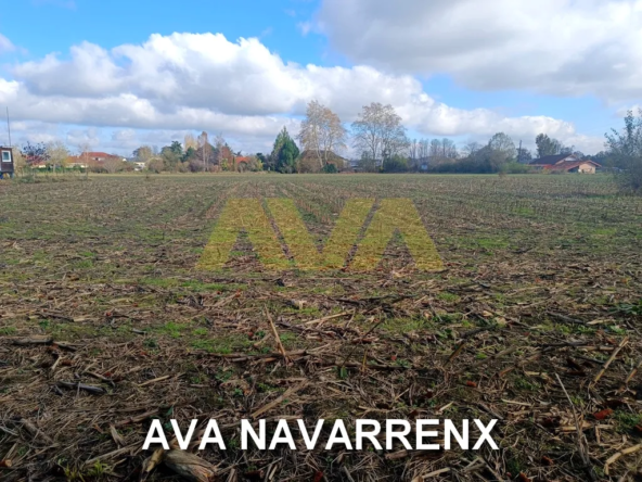 Terrain constructible plat de 1590 m² à Navarrenx