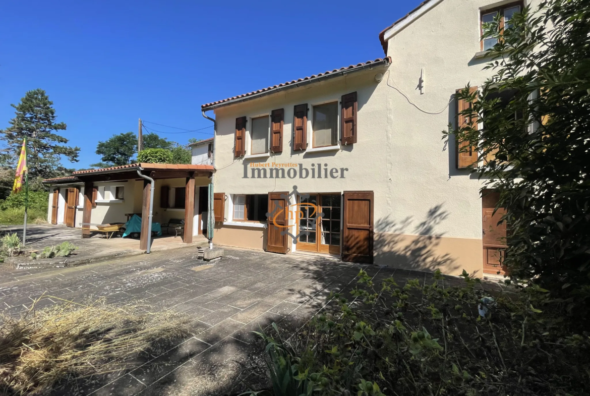 Vente maison de campagne à Broquiès avec terrain et studio 