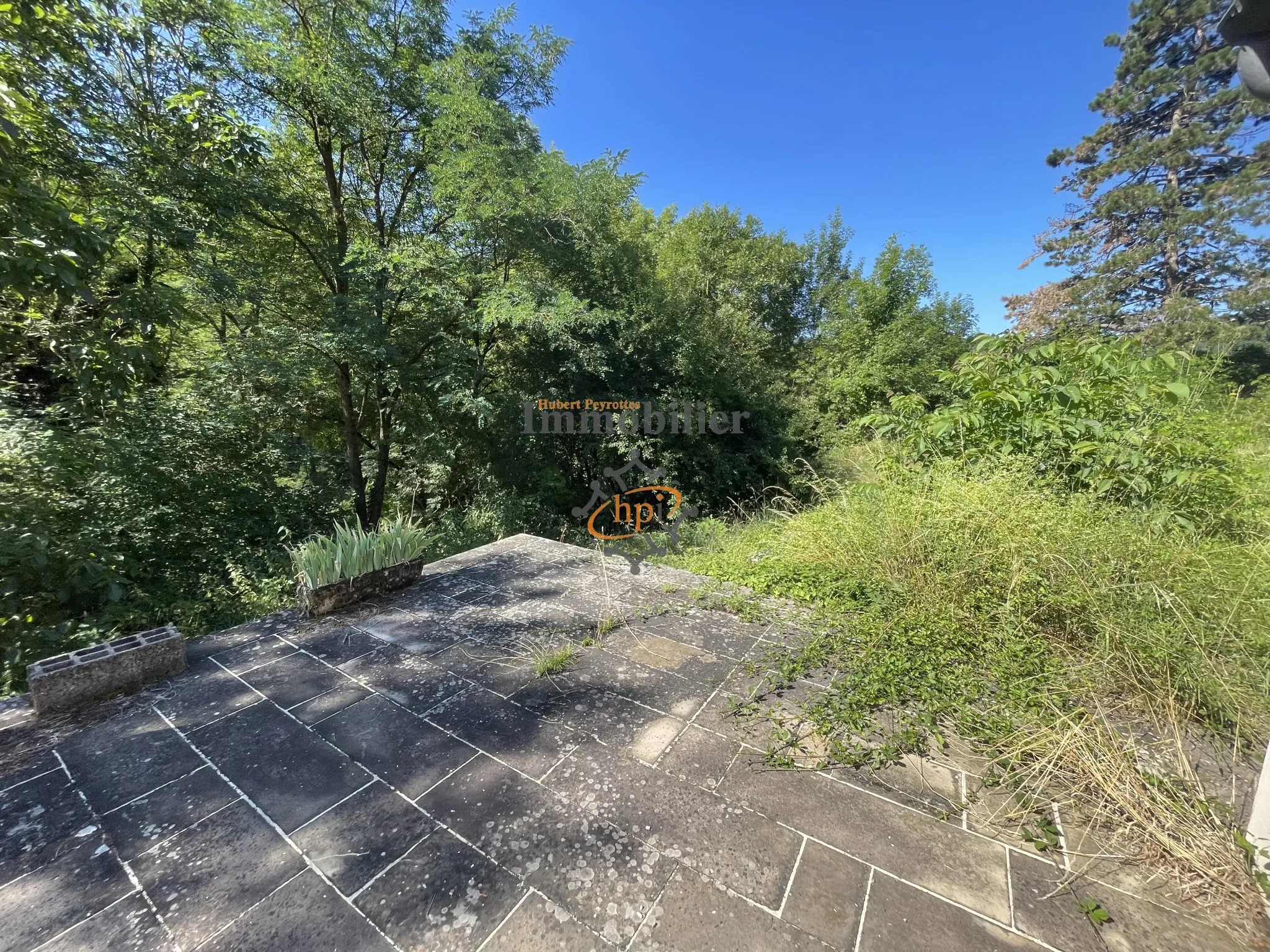 Vente maison de campagne à Broquiès avec terrain et studio 