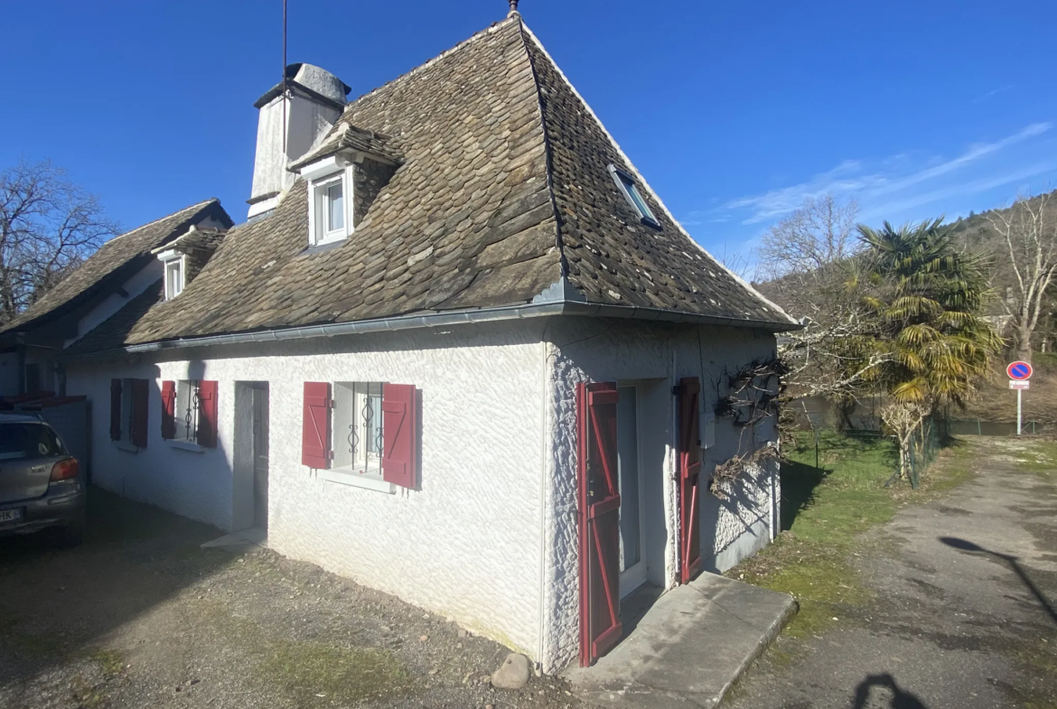 Maison d'exception en bord de rivière à ARGENTAT 