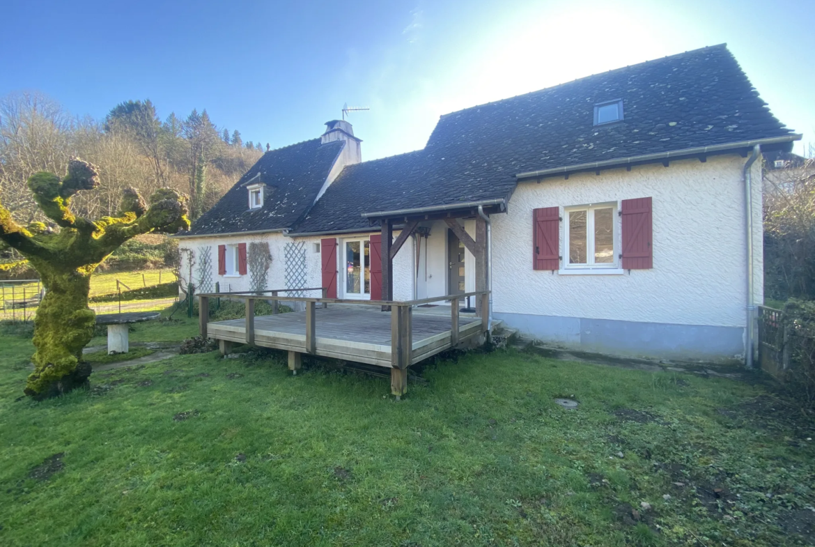 Maison d'exception en bord de rivière à ARGENTAT 