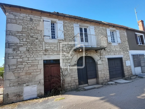 Charmante Bâtisse à Restaurer avec Appartement Indépendant à Cressensac