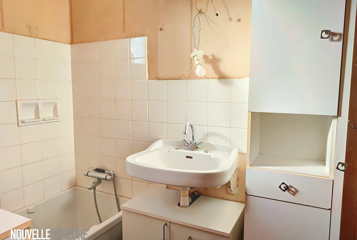 Maison à vendre à Saint Brice en Coglès - 105900 EUR 