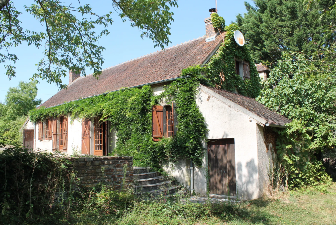 Maison spacieuse à Cérilly avec piscine chauffée sur 2699 m² de terrain 