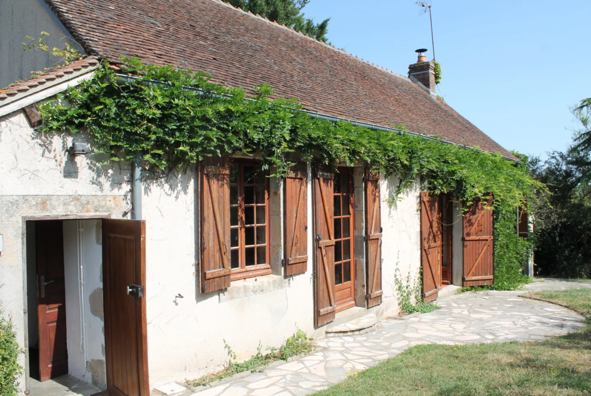 Maison spacieuse à Cérilly avec piscine chauffée sur 2699 m² de terrain 