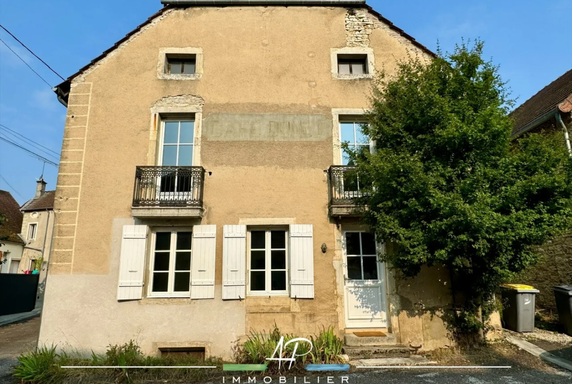 Maison de ville avec 4 chambres à Bourberain - 183 m2 