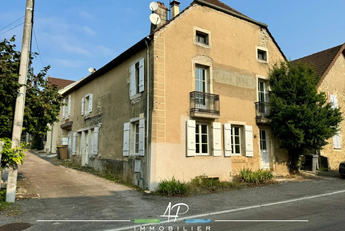 Maison de ville avec 4 chambres à Bourberain - 183 m2 