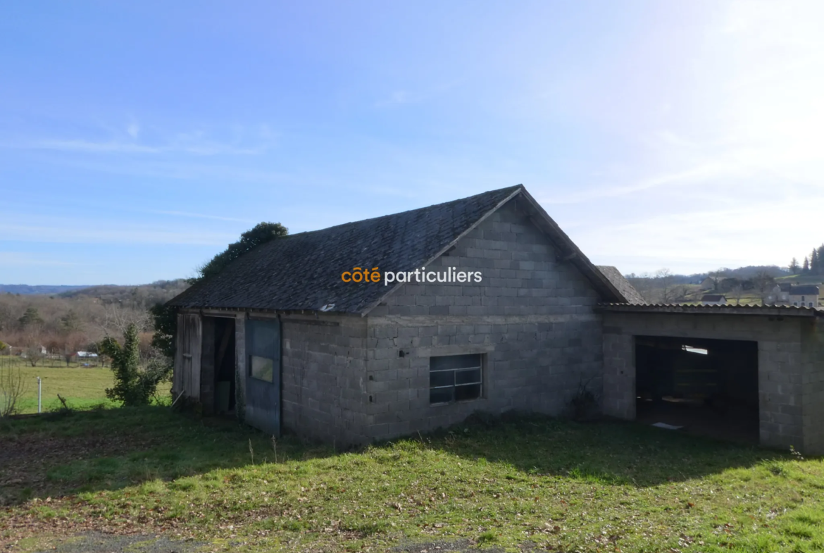 Corps de ferme à rénover près de Laguenne 