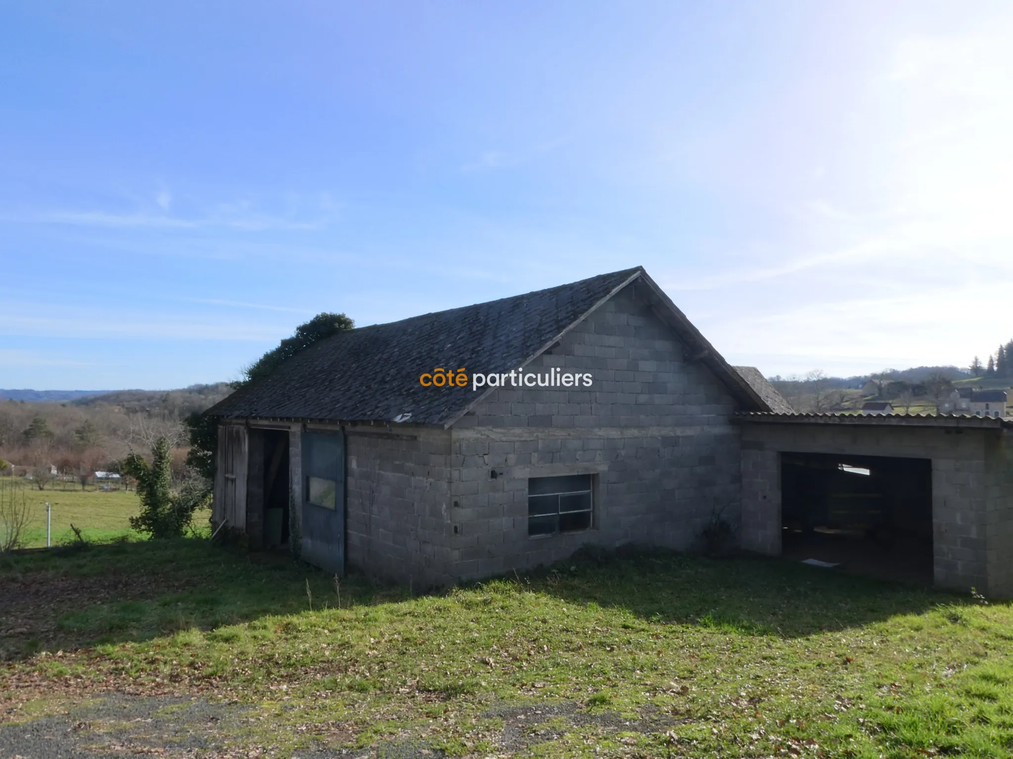 Corps de ferme à rénover près de Laguenne 