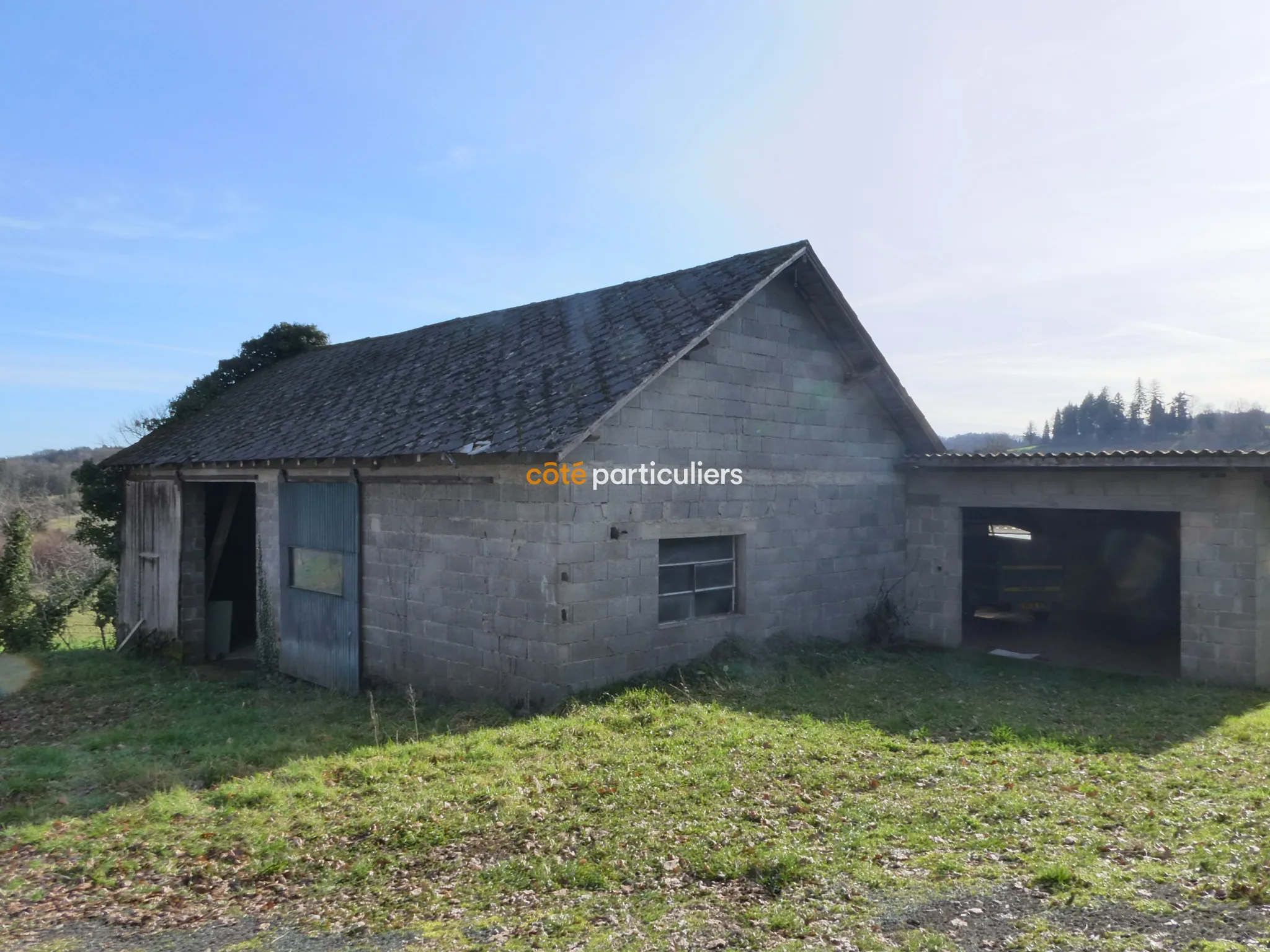 Corps de ferme à rénover près de Laguenne 