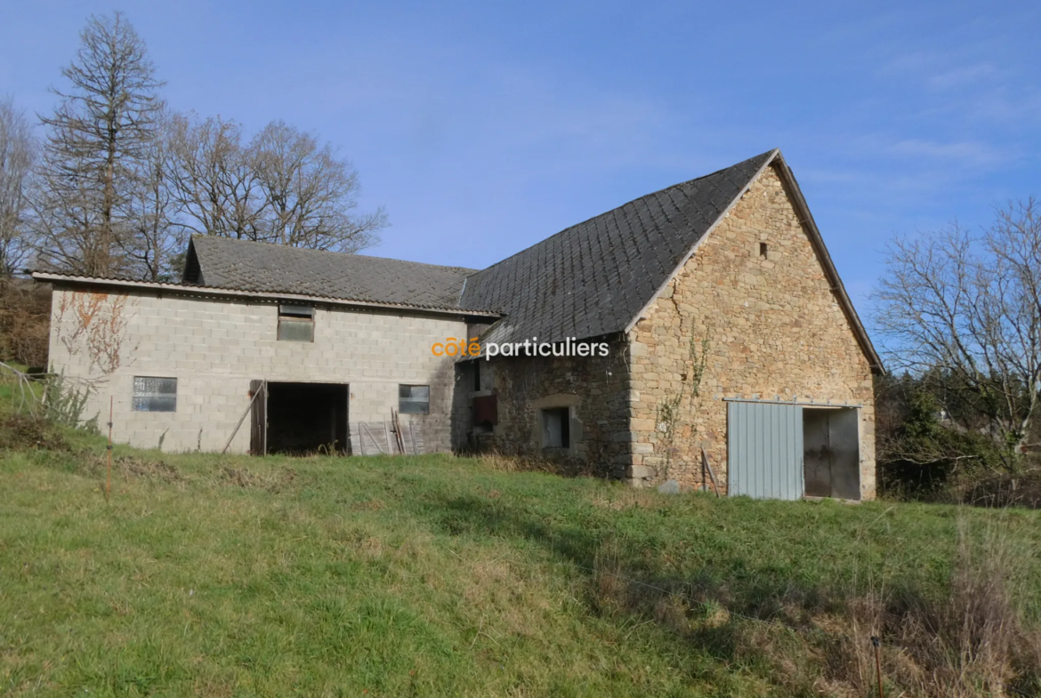 Corps de ferme à rénover près de Laguenne 