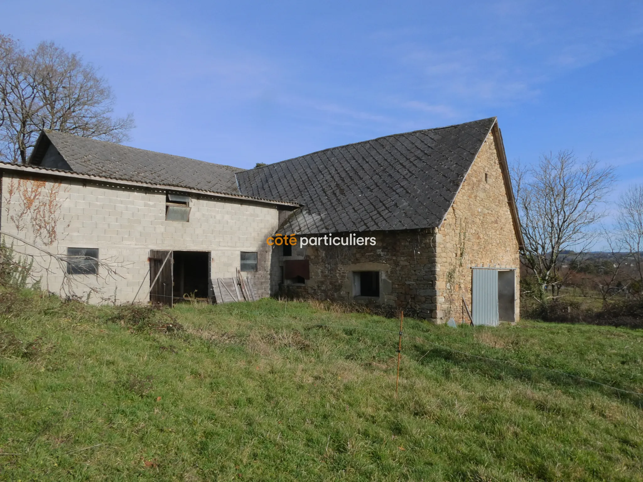 Corps de ferme à rénover près de Laguenne 