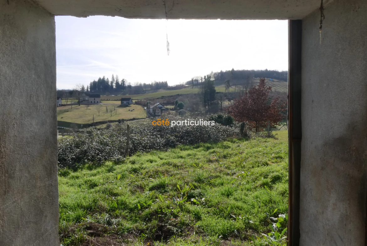 Corps de ferme à rénover près de Laguenne 