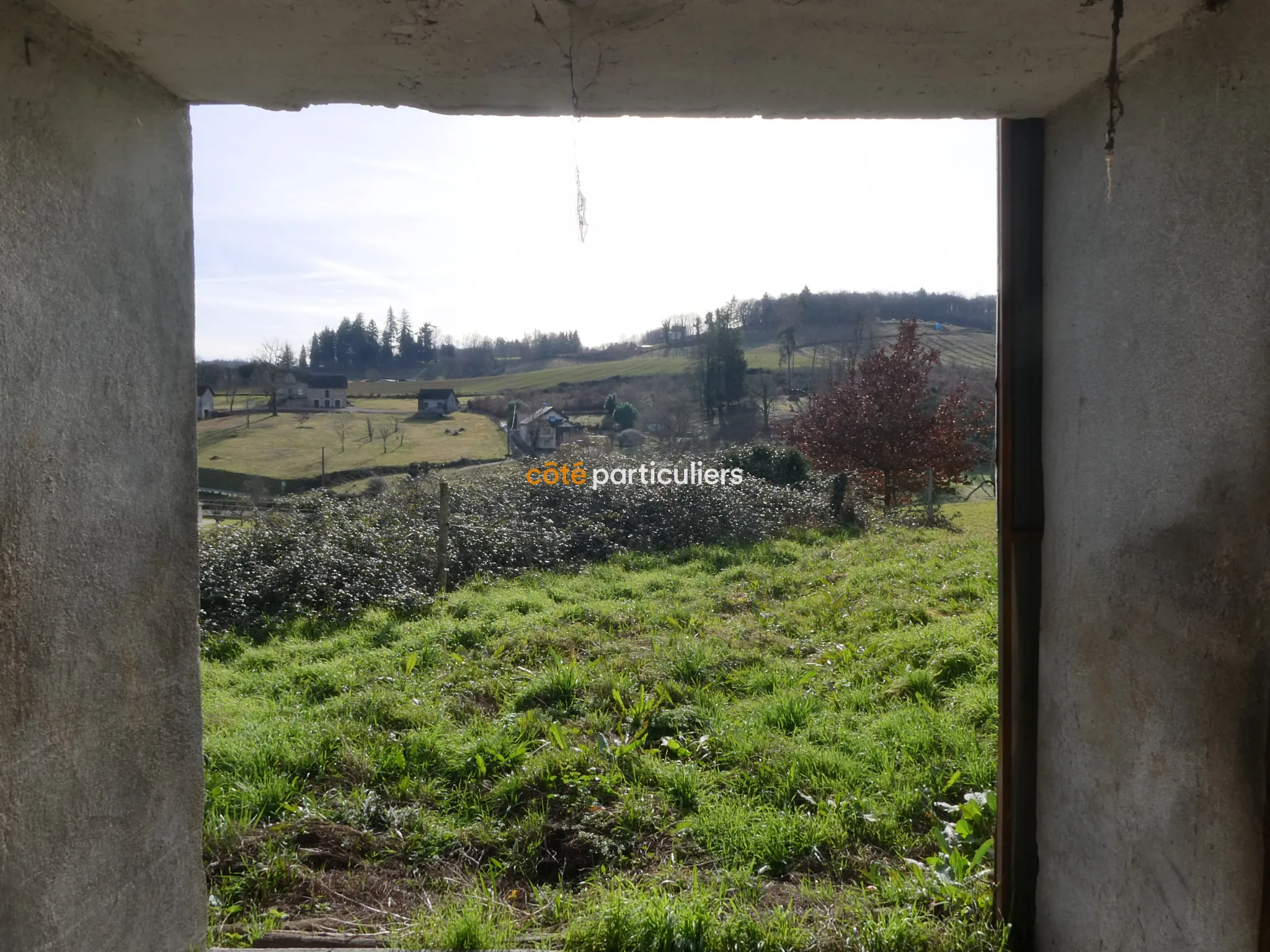 Corps de ferme à rénover près de Laguenne 