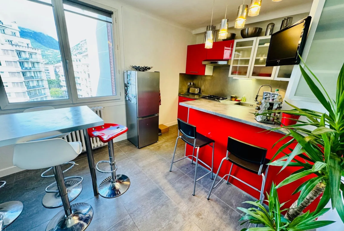 Vente Appartement T5 105 m² à Grenoble avec vue panoramique 