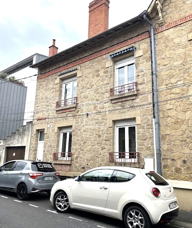 Immeuble rénové à vendre à Brive la Gaillarde 