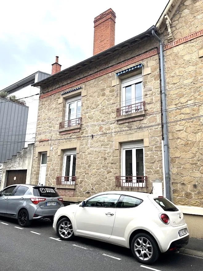 Immeuble rénové à vendre à Brive la Gaillarde 