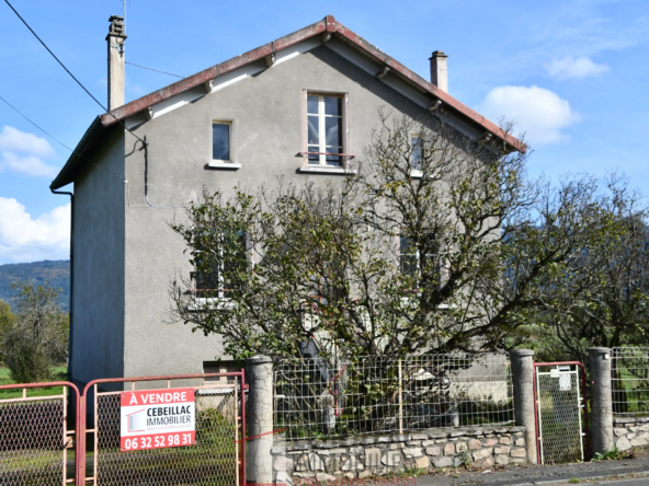 Maison de 87 m2 à Arlanc sur terrain de 5223 m2 à rénover