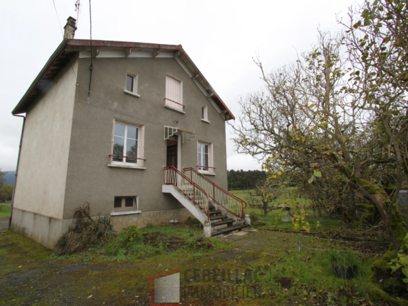 Maison à Arlanc de 87 m² sur terrain de 5223 m² à rénover