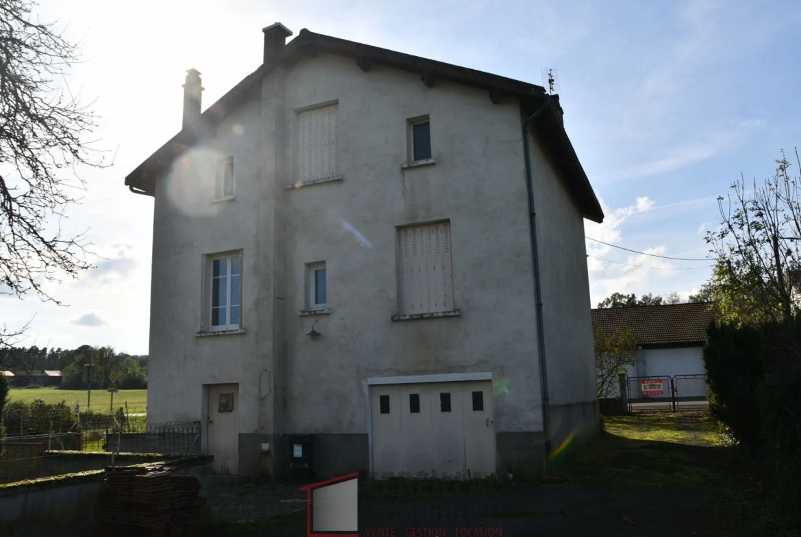 Maison de 87 m2 à Arlanc sur terrain de 5223 m2 à rénover 