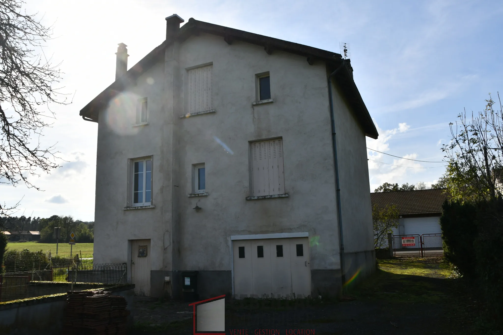 Maison de 87 m2 à Arlanc sur terrain de 5223 m2 à rénover 