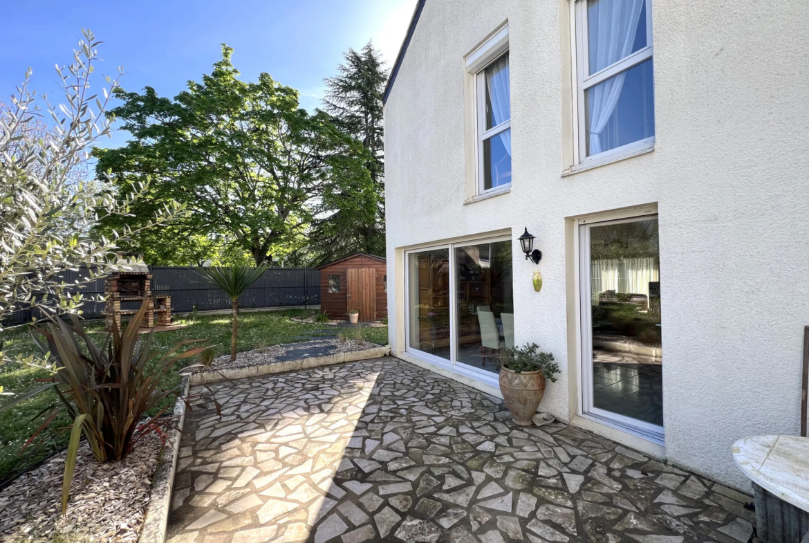 A vendre : Maison à Angers avec jardin et garage 