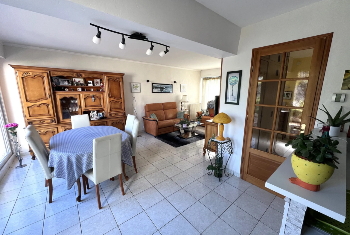 A vendre : Maison à Angers avec jardin et garage 