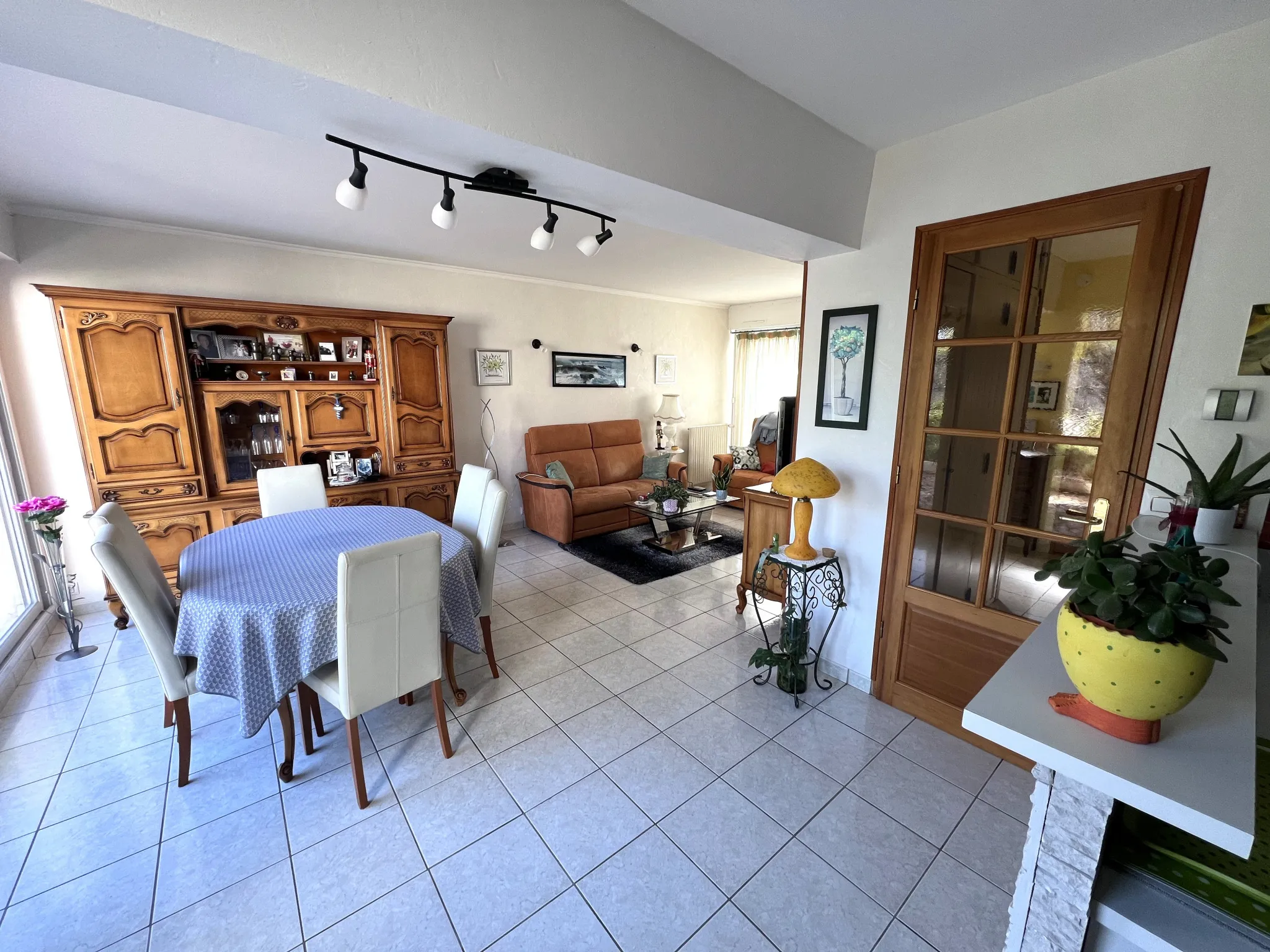 A vendre : Maison à Angers avec jardin et garage 