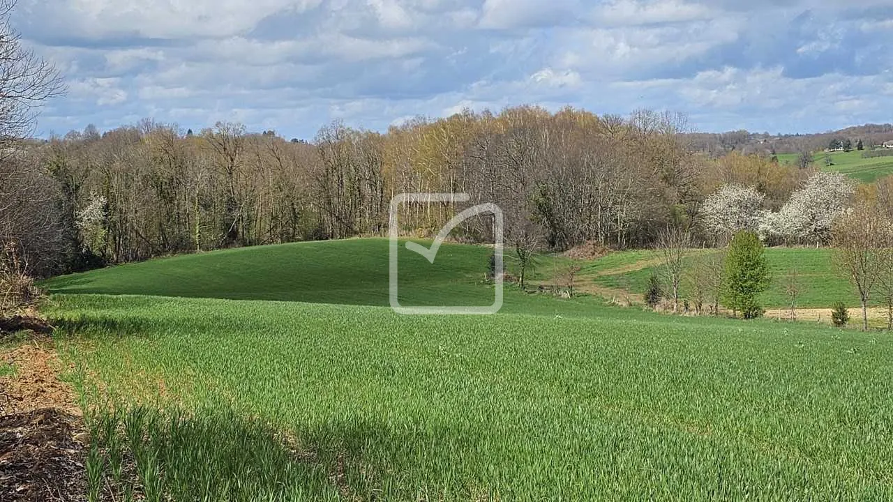 Terrain à bâtir lumineux avec vue sur Vignols 