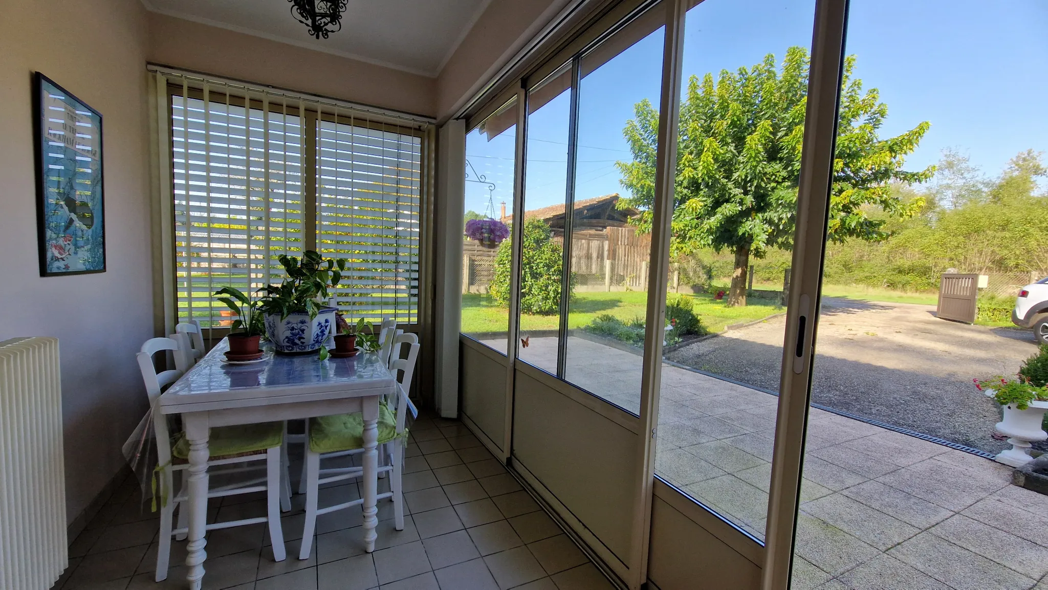 Maison de plain pied à Saint-Symphorien avec jardin et terrasse 