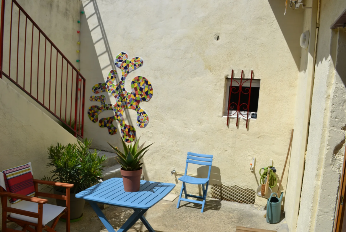 Maison Mitoyenne à Vendre à Fumel - Charmante et Pratique 