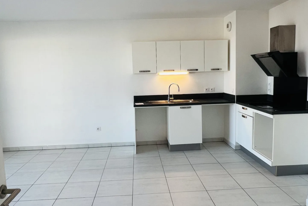 À vendre : Appartement T3 récent à Marsillargues avec parking 