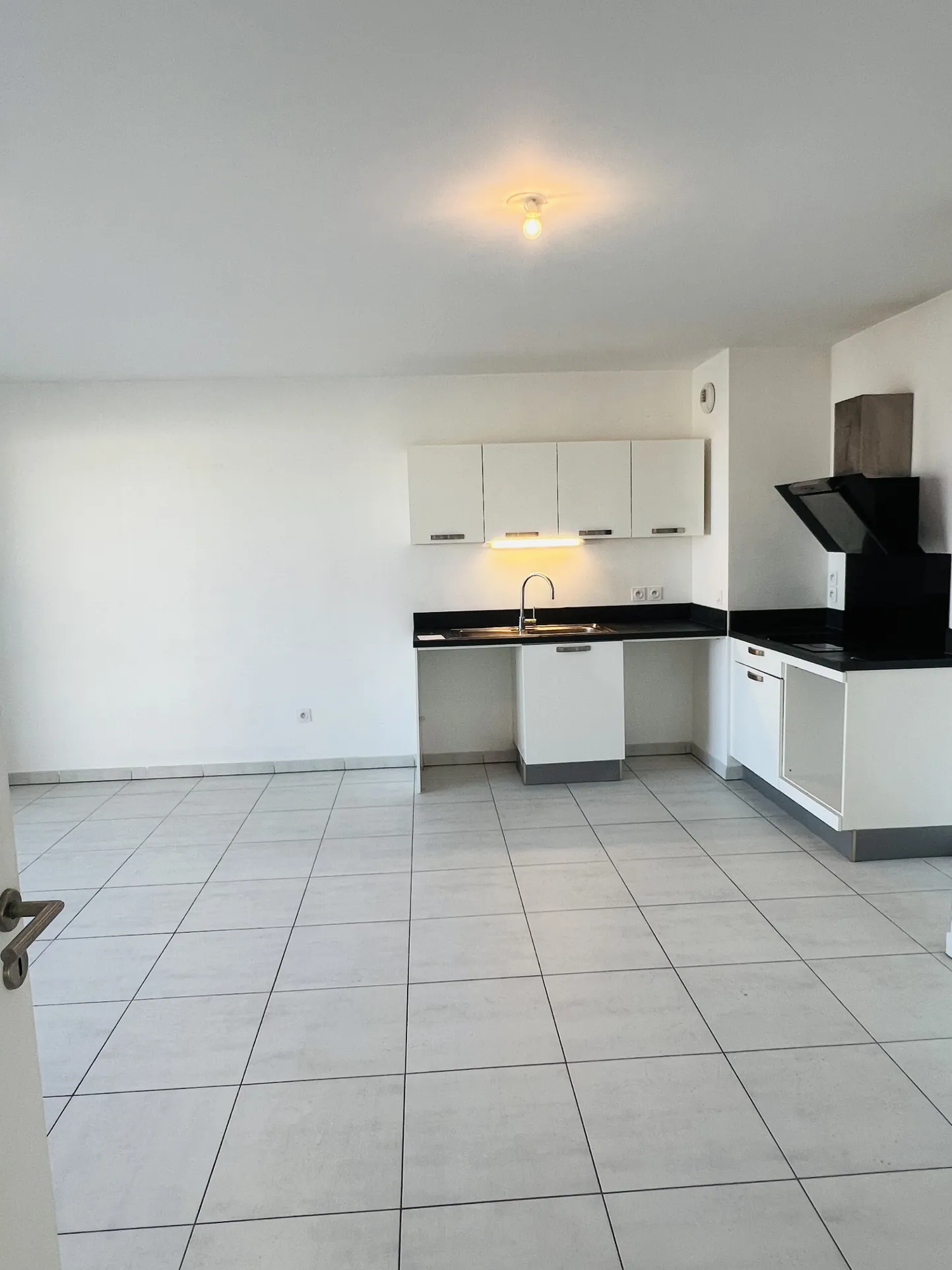 À vendre : Appartement T3 récent à Marsillargues avec parking 