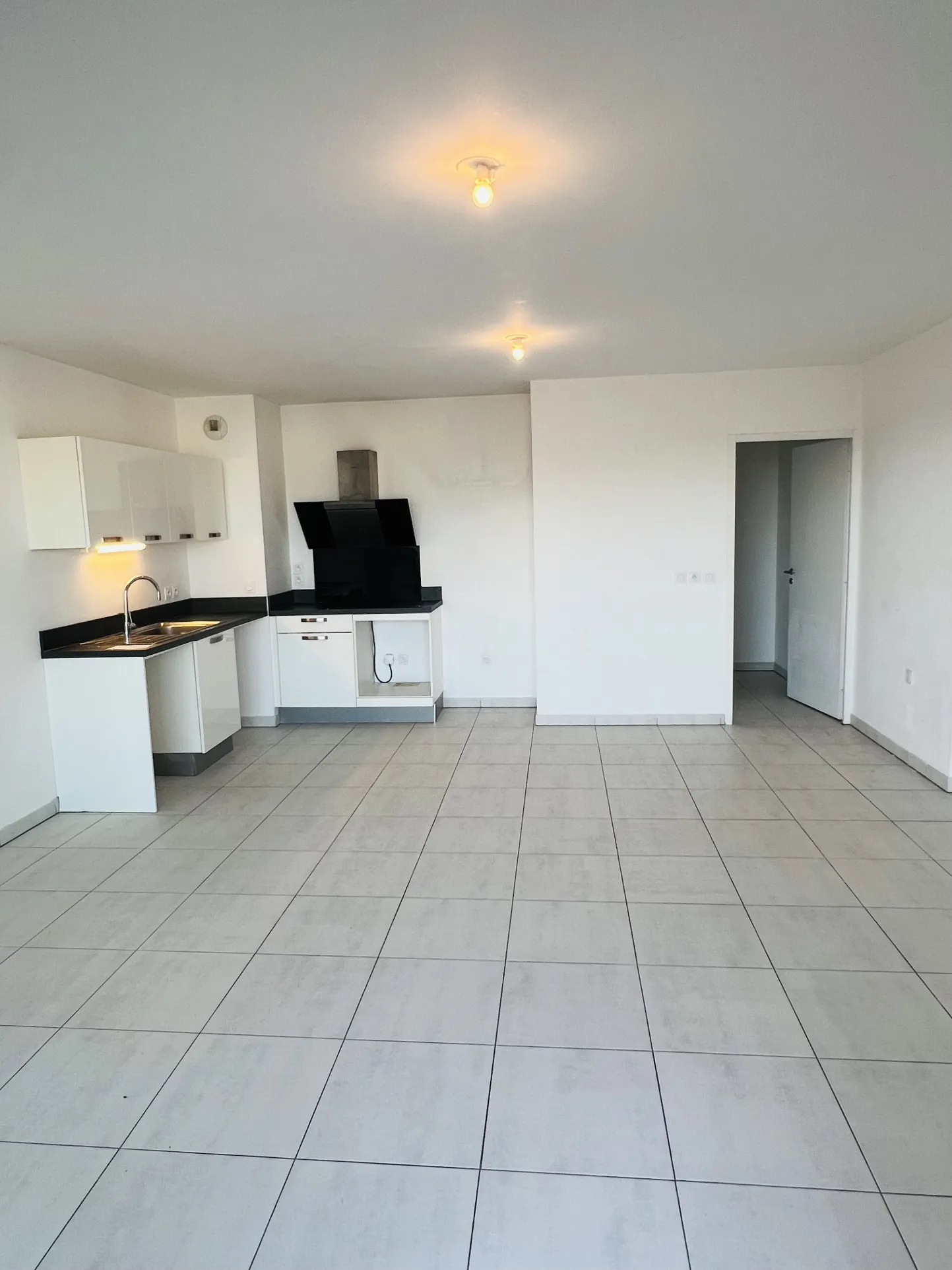 À vendre : Appartement T3 récent à Marsillargues avec parking 