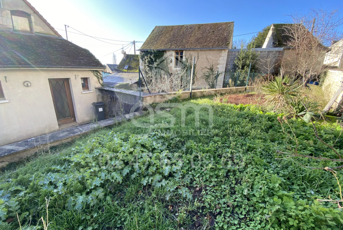 Maison à rénover à Sainte Maure de Touraine - 2 chambres 