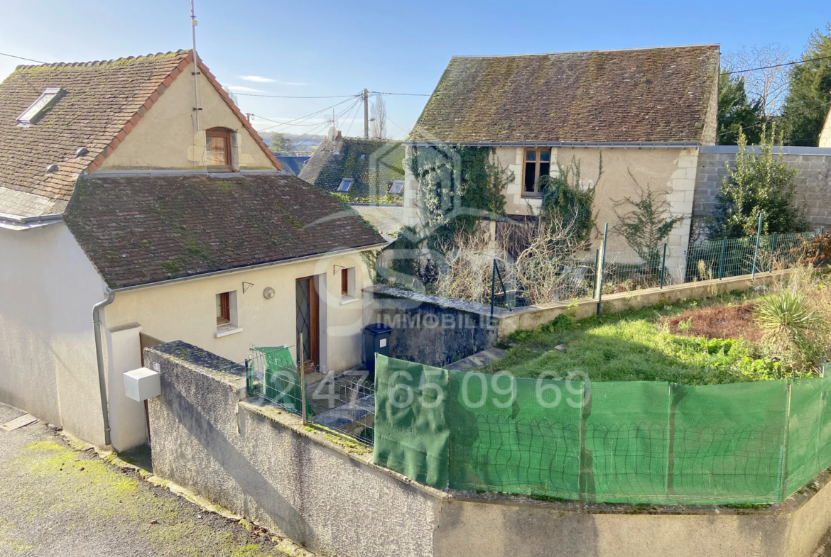 Maison à rénover à Sainte Maure de Touraine - 2 chambres 