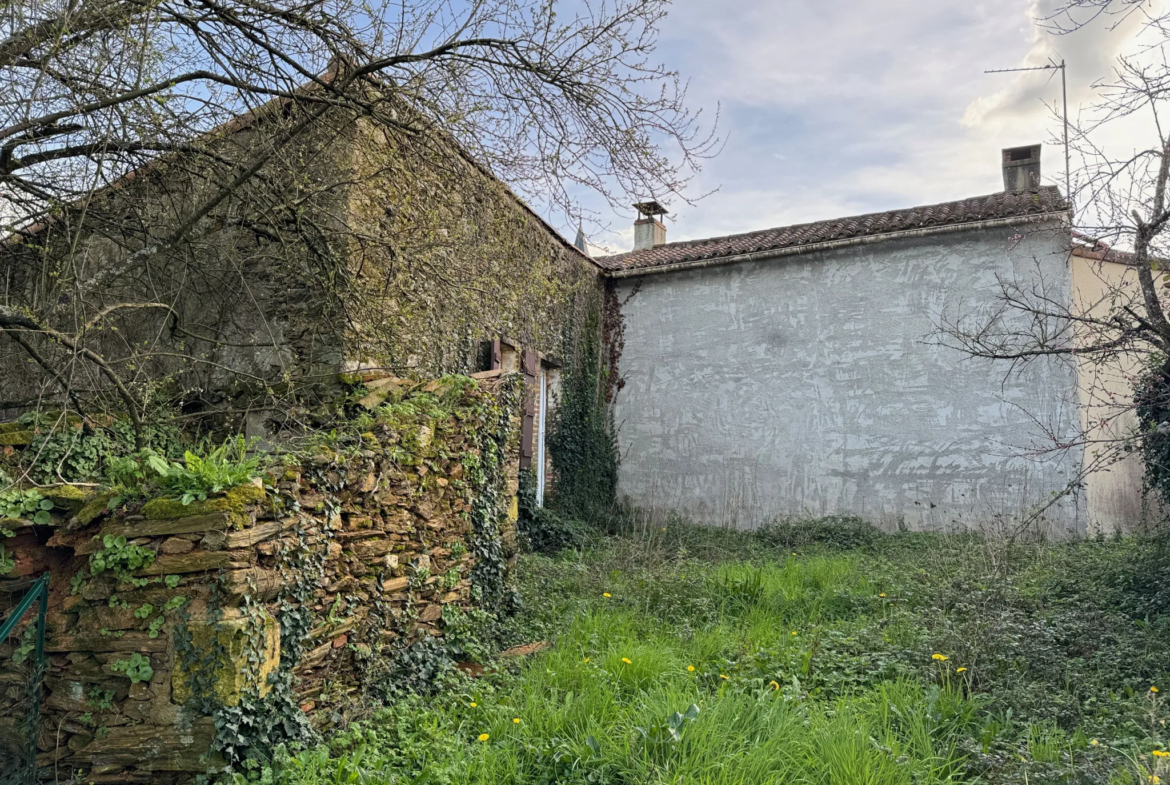 Maison en pierres rénovée à Saint Vincent Puymaufrais 