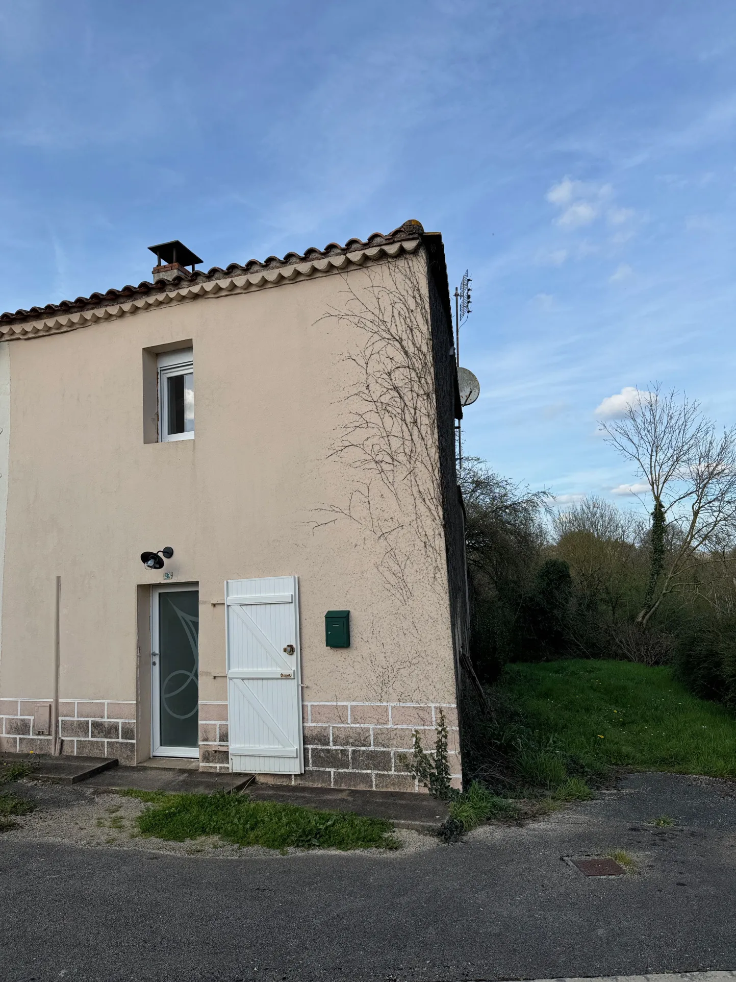 Maison en pierres rénovée à Saint Vincent Puymaufrais 