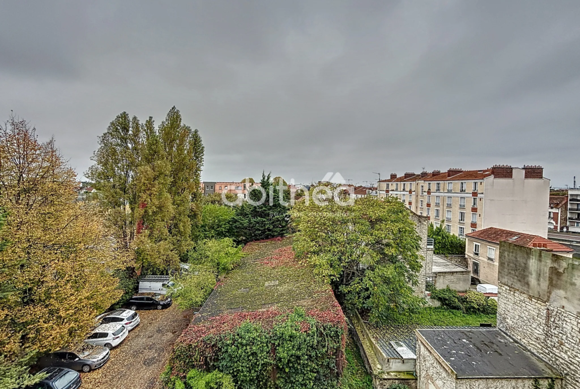 Appartement F1 rénové à Choisy-le-Roi, proche des transports 