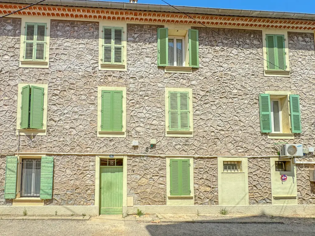 À vendre : Appartement 3 pièces lumineux à Hyères près de la gare