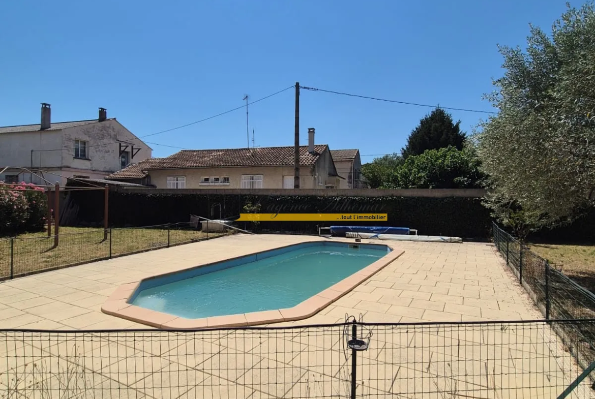 À vendre : Charmante Maison avec Piscine à Valréas 