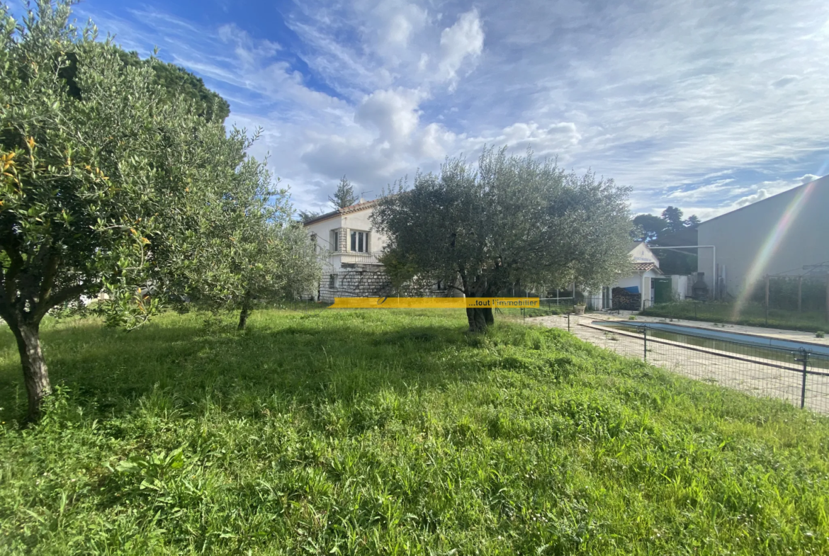 À vendre : Charmante Maison avec Piscine à Valréas 