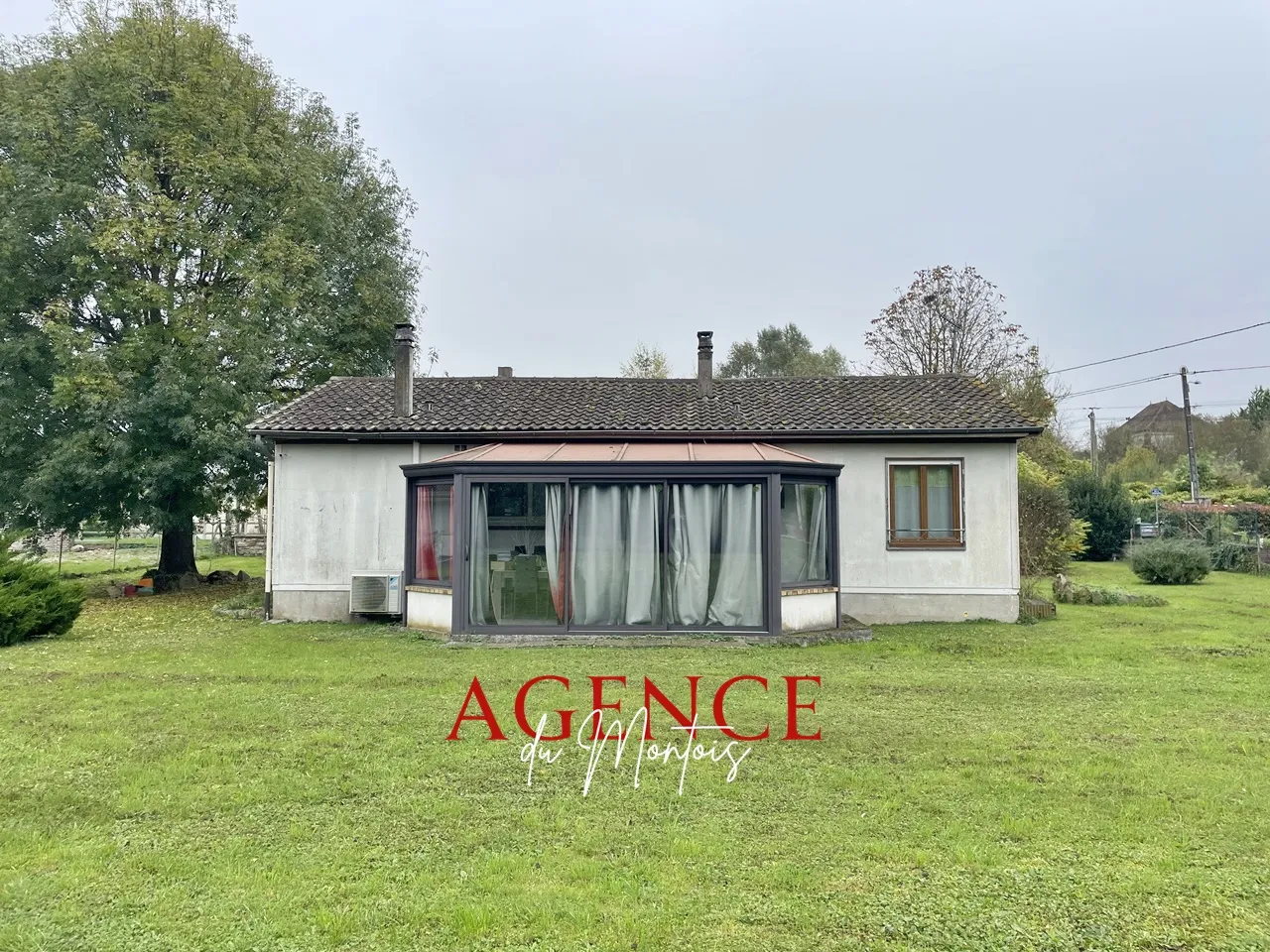 Maison indépendante avec jardin à Thorigny sur Oreuse 