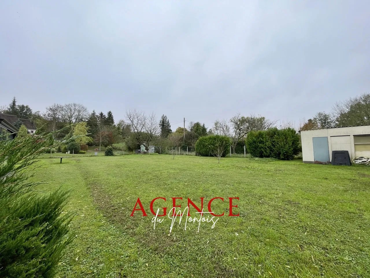 Maison indépendante avec jardin à Thorigny sur Oreuse 