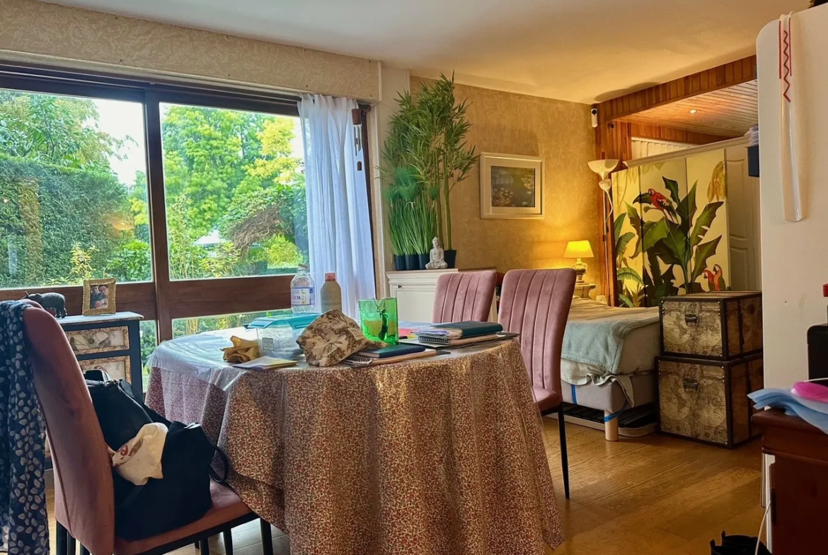 Vente Appartement 61 m² avec Jardin au Chesnay 