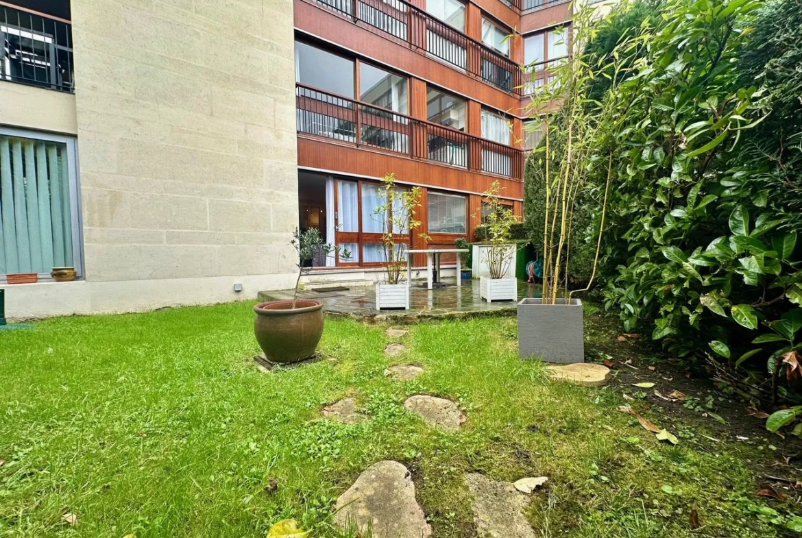 Vente Appartement 61 m² avec Jardin au Chesnay 